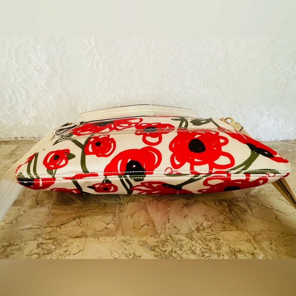 Coach 22440 poppy flowered red Stylish white and Green Women's Bag - Picture 6 of 11